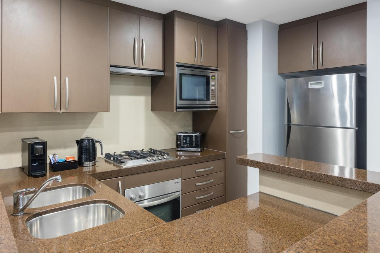 Meriton Suites World Tower, Sídney Exterior foto A typical kitchen in a serviced apartment