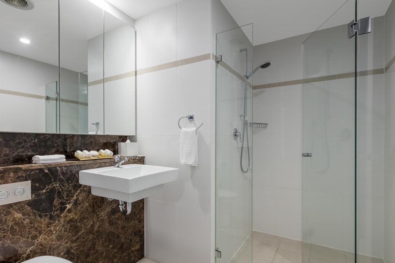 Meriton Suites World Tower, Sídney Exterior foto A shower enclosure