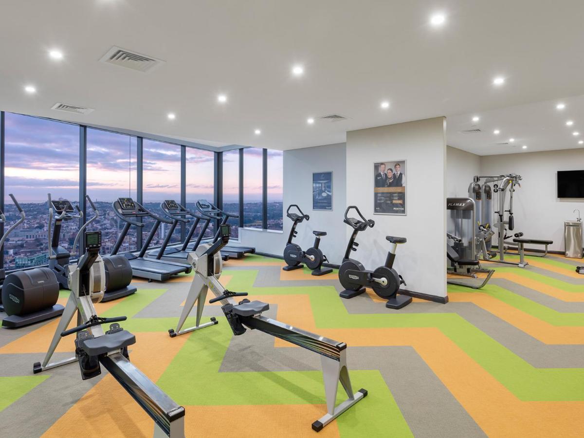 Meriton Suites World Tower, Sídney Exterior foto The gym at the hotel