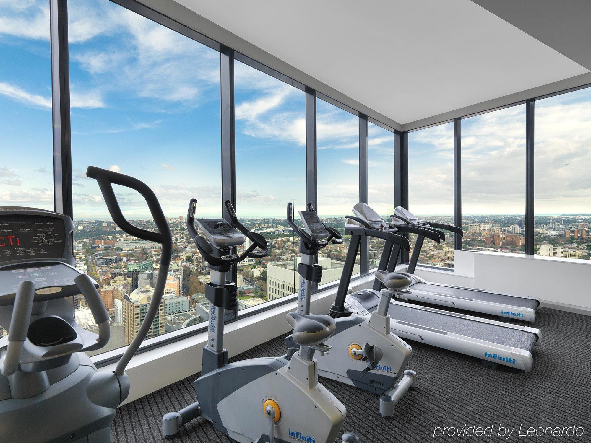 Meriton Suites World Tower, Sídney Exterior foto The gym at the 36th floor
